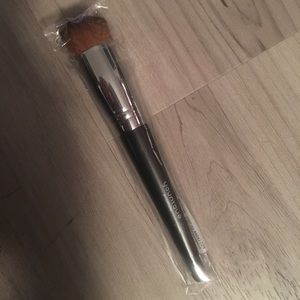 Younique Liquid Foundation Brush
